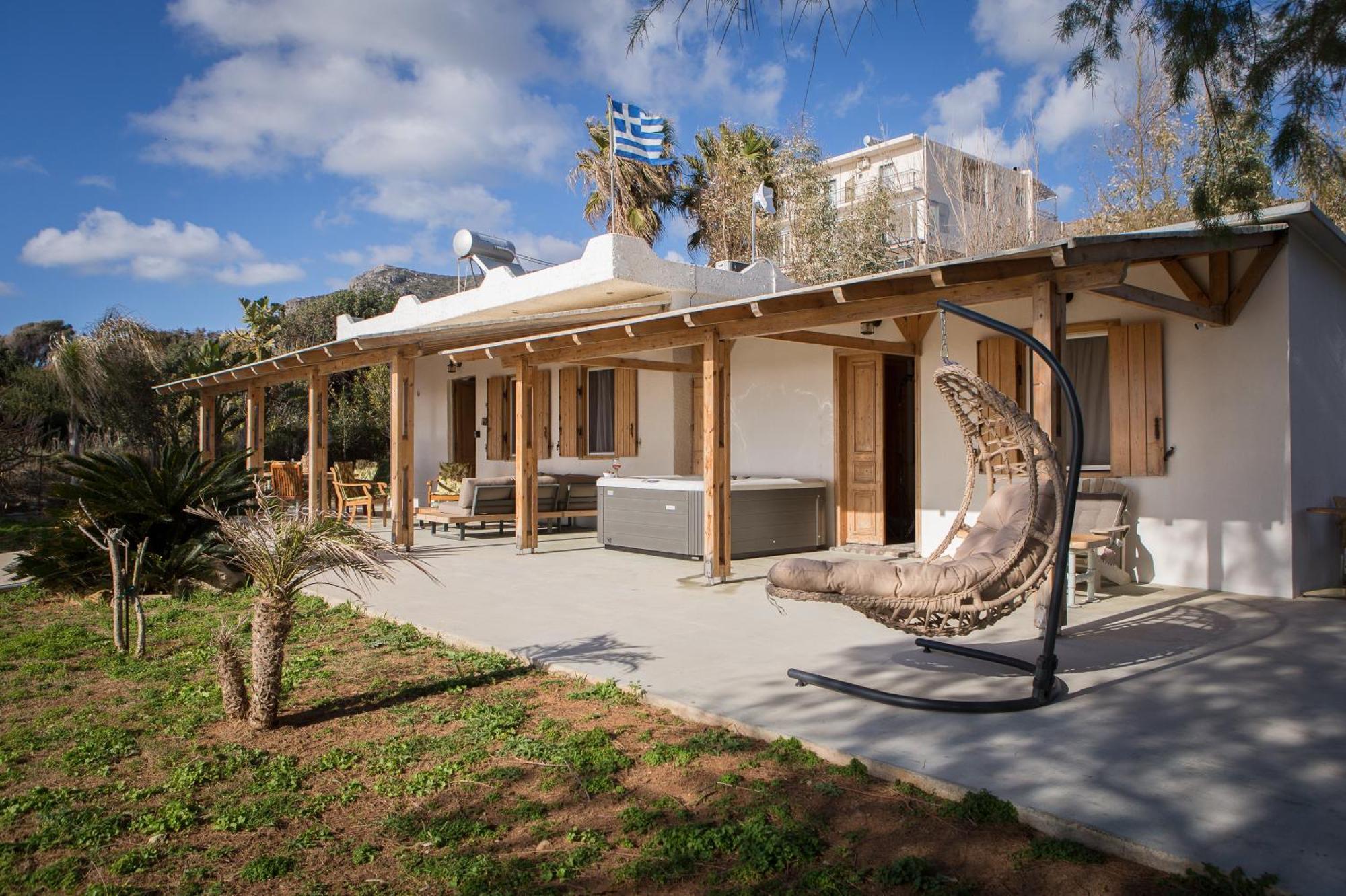 Mera Beachfront House - Фаласарна Екстер'єр фото