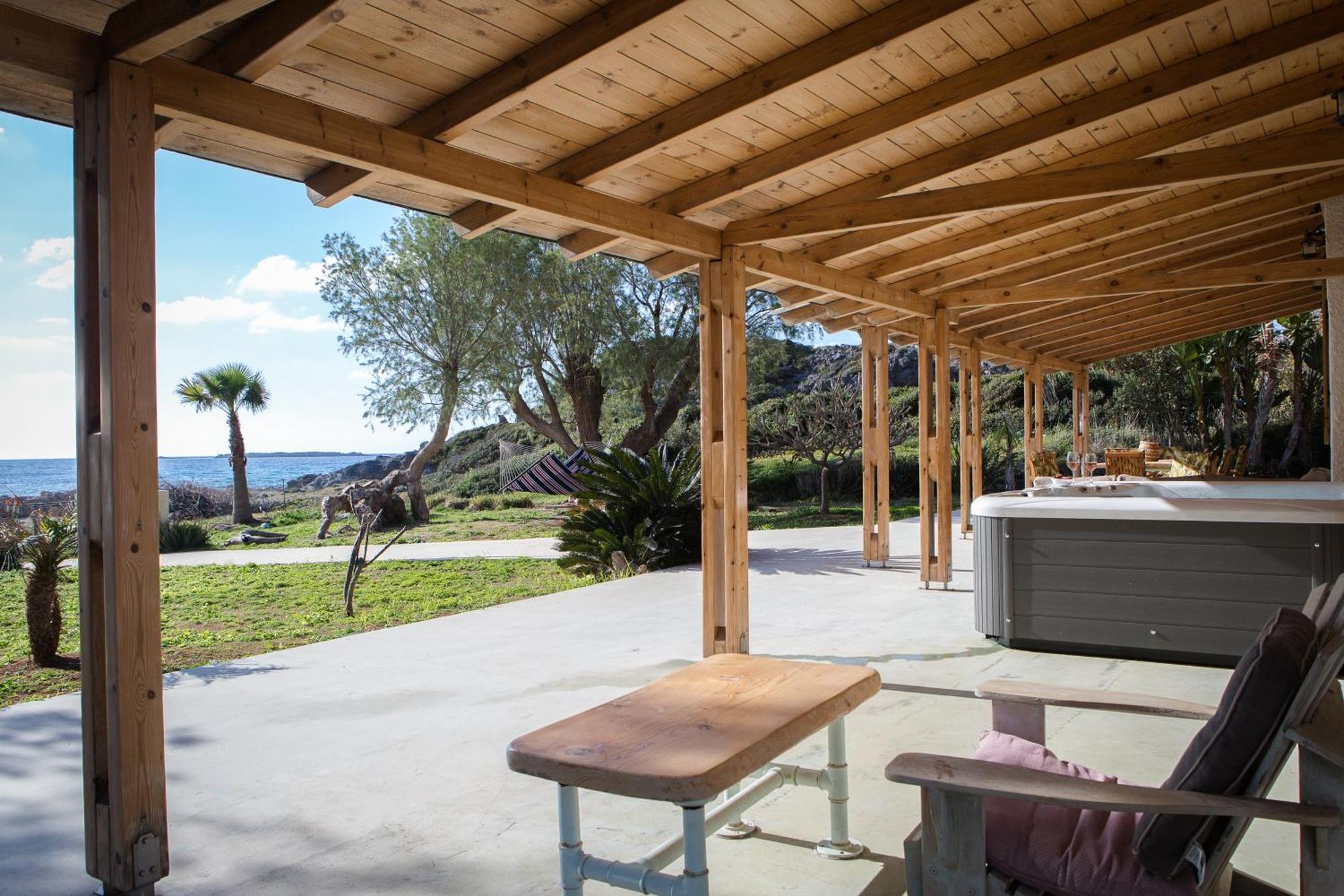 Mera Beachfront House - Фаласарна Екстер'єр фото