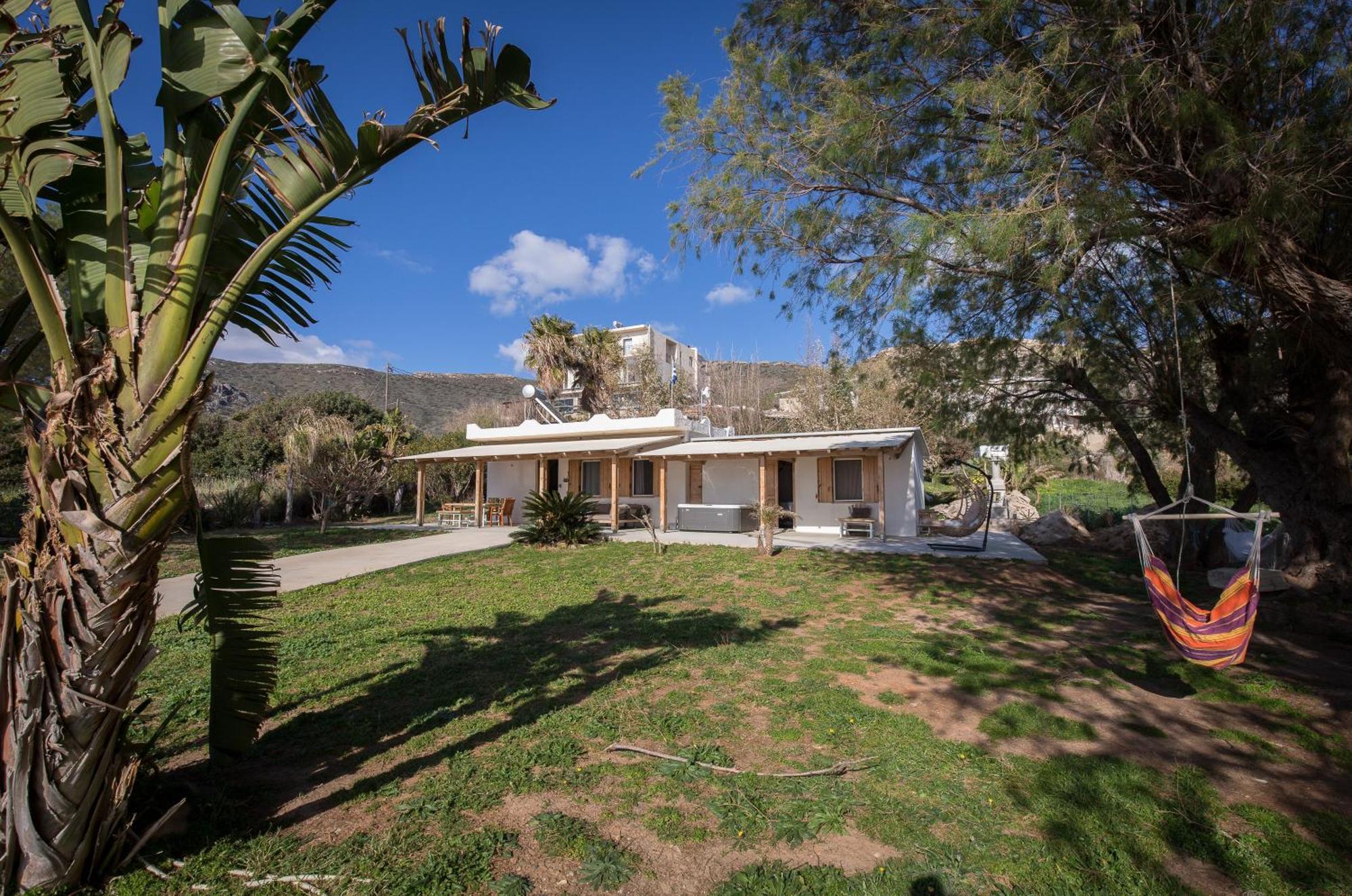 Mera Beachfront House - Фаласарна Екстер'єр фото