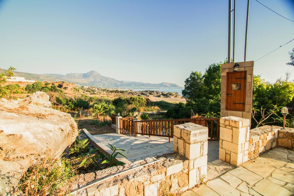 Mera Beachfront House - Фаласарна Екстер'єр фото