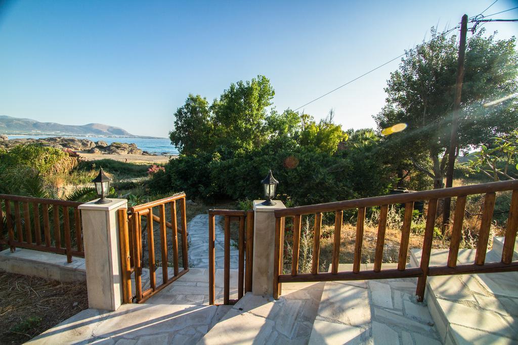 Mera Beachfront House - Фаласарна Екстер'єр фото
