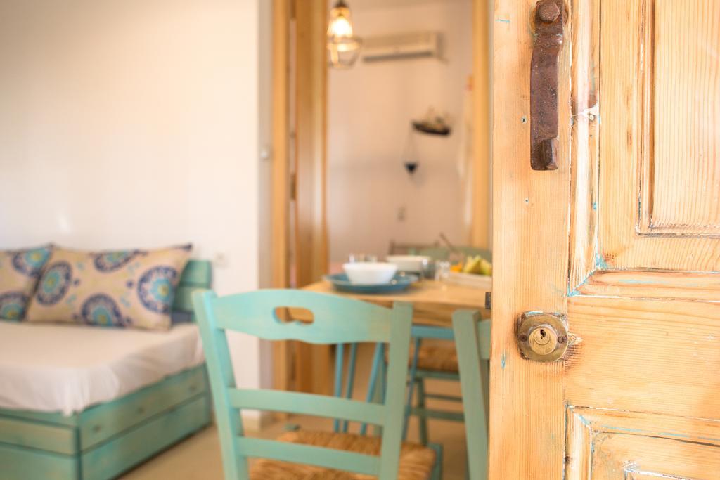 Mera Beachfront House - Фаласарна Екстер'єр фото